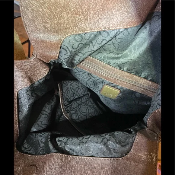 Vera Wang’s Simply Vera Canvas Fold Over Crossbody Hobo Shoulder Bag